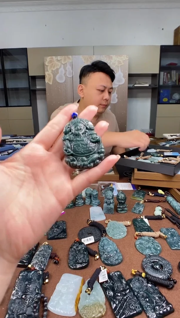 颈饰未镶嵌翡翠多样性发其一