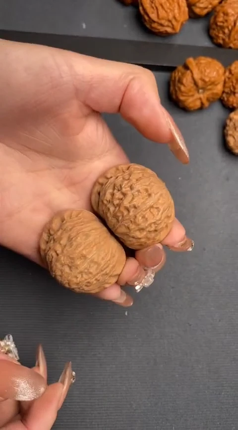 【闪购商品】文玩核桃把件铁锤40左右全品