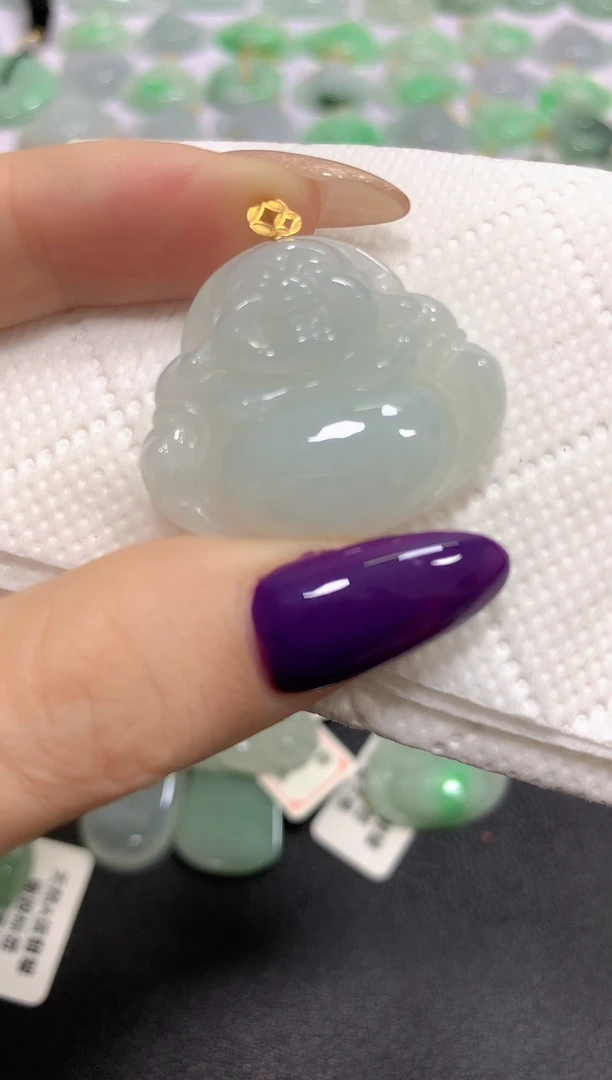 颈饰18K金镶嵌翡翠