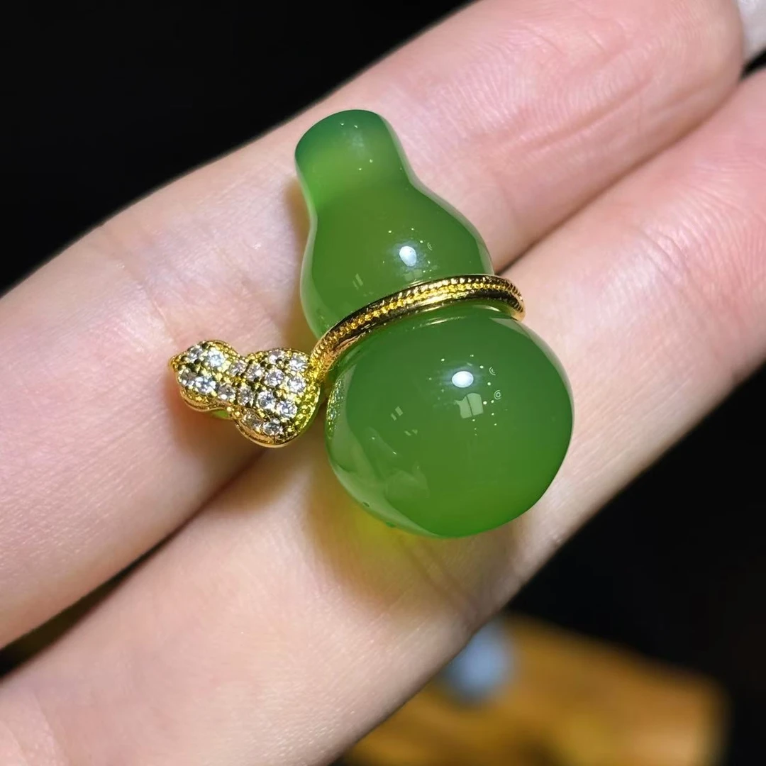 S8311（黑哥）青碧冰芙蓉玛瑙绿葫芦-配绳