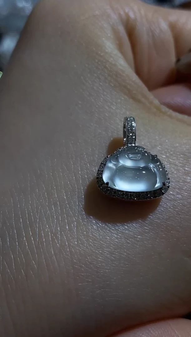 颈饰18K金镶嵌翡翠收到货48小时鉴赏期（超时不退不换）