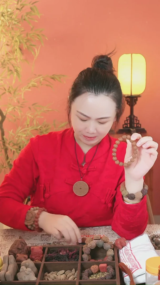 （安宫瑕疵小手串）