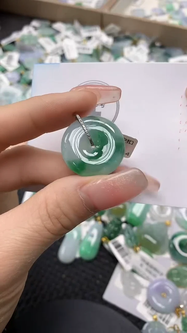 颈饰18K金镶嵌翡翠a货支持复检百元以上9元证书费自理