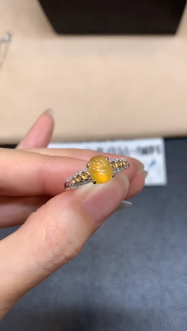 18K金镶嵌戒指翡翠貔貅【无服务费