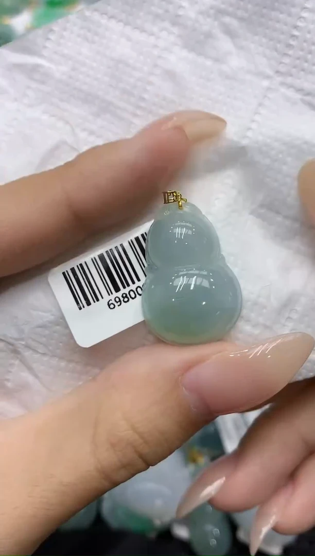颈饰18K金镶嵌翡翠111111111111