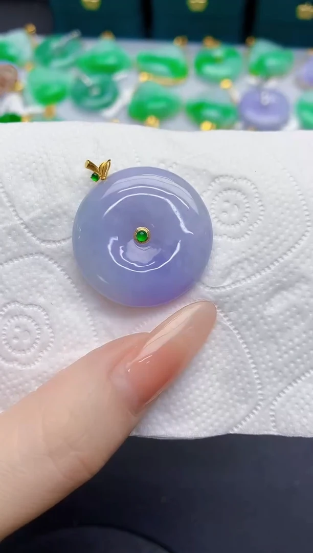 颈饰18K金镶嵌翡翠缅甸天然翡翠A货