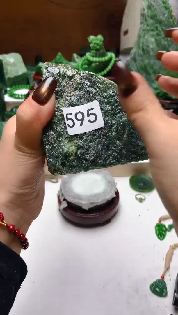 未镶嵌和田玉（碧玉）珠宝半成品1