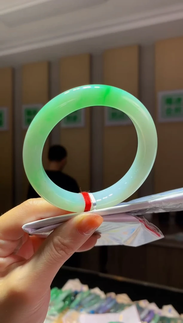 未镶嵌手镯翡翠-C161 圈口 58.6全款8.5万 定金2万