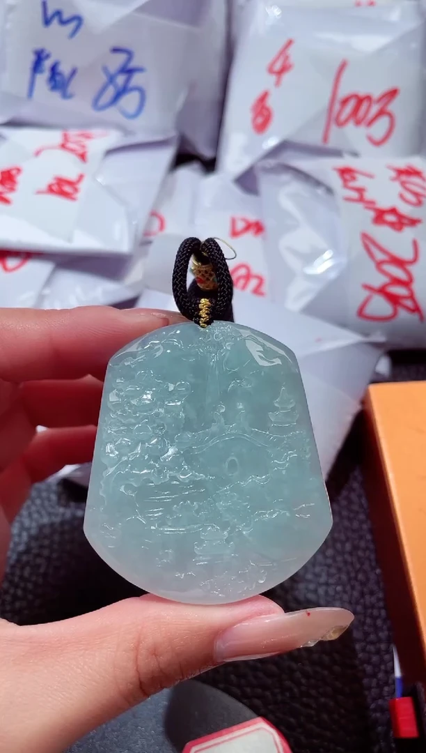 颈饰未镶嵌翡翠20260104