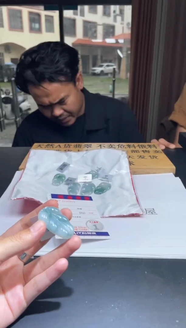 定制翡翠未镶嵌未抛光毛货多样性发其一拍一发一4444