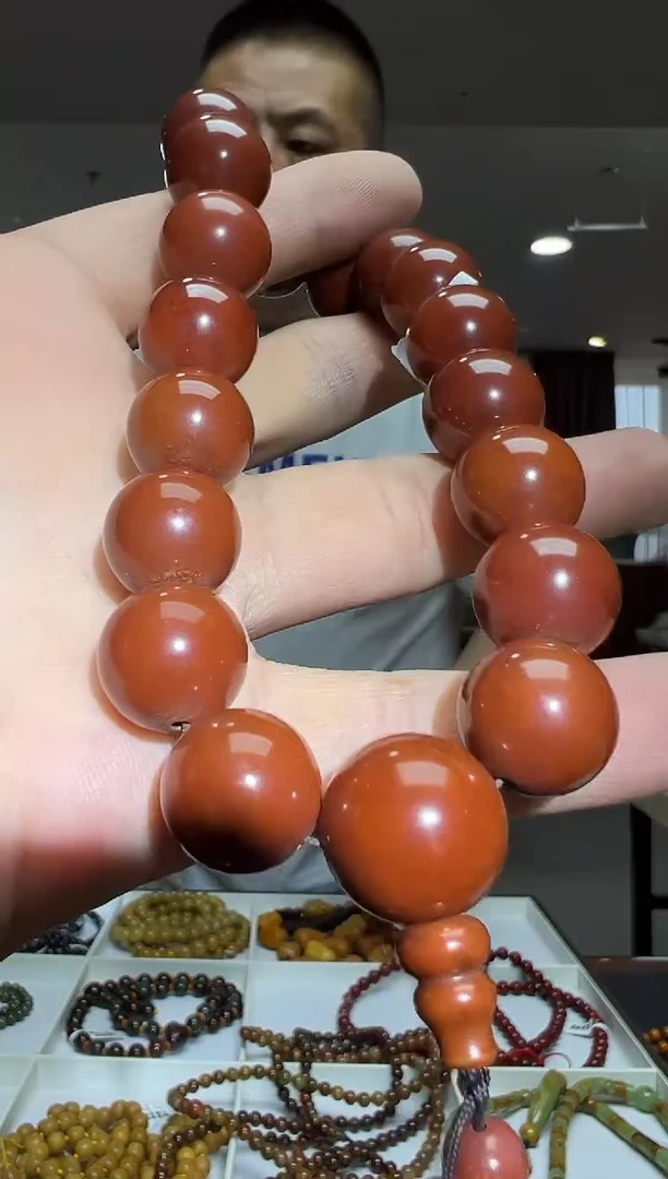 未镶嵌透闪石质玉把件手持