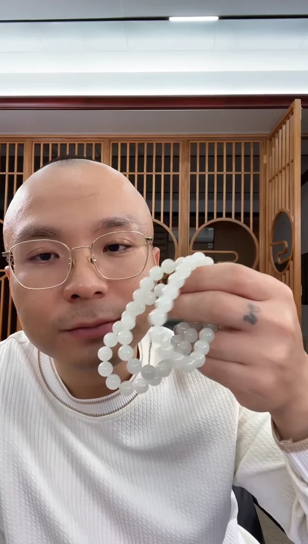 未镶嵌手串和田玉卡10新疆于田 圆珠 多样性发一