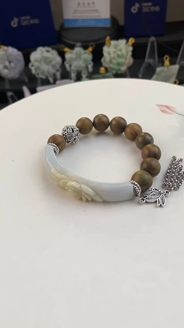 颈饰未镶嵌翡翠美***?手工定制默认微瑕主播介绍为准