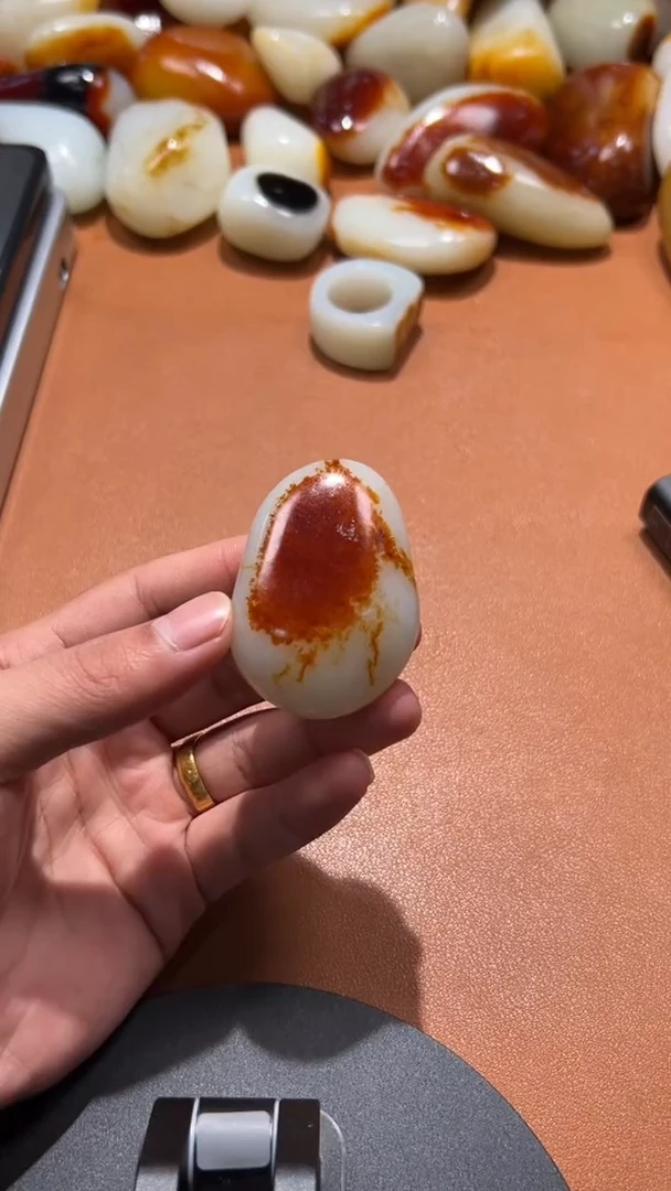 未镶嵌和田玉把件富****。和田玉