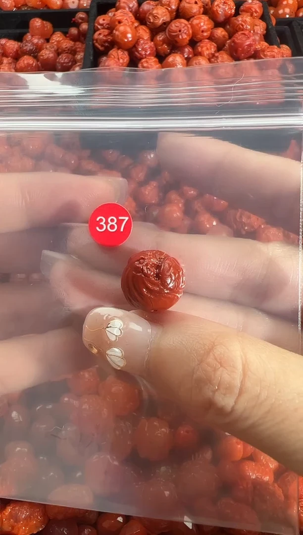 颈饰未镶嵌南红玛瑙1