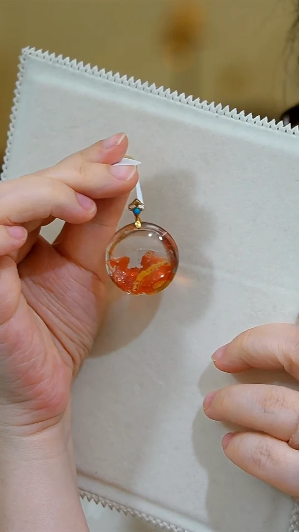 【闪购商品】水晶吊坠18K金镶嵌红胶花18K金吊坠