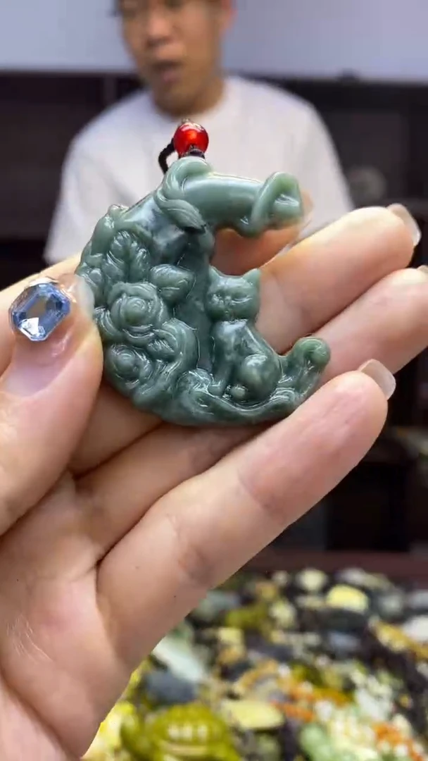 未镶嵌岫玉挂件