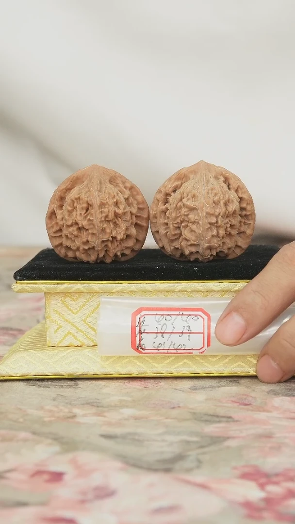 把件文玩核桃望月