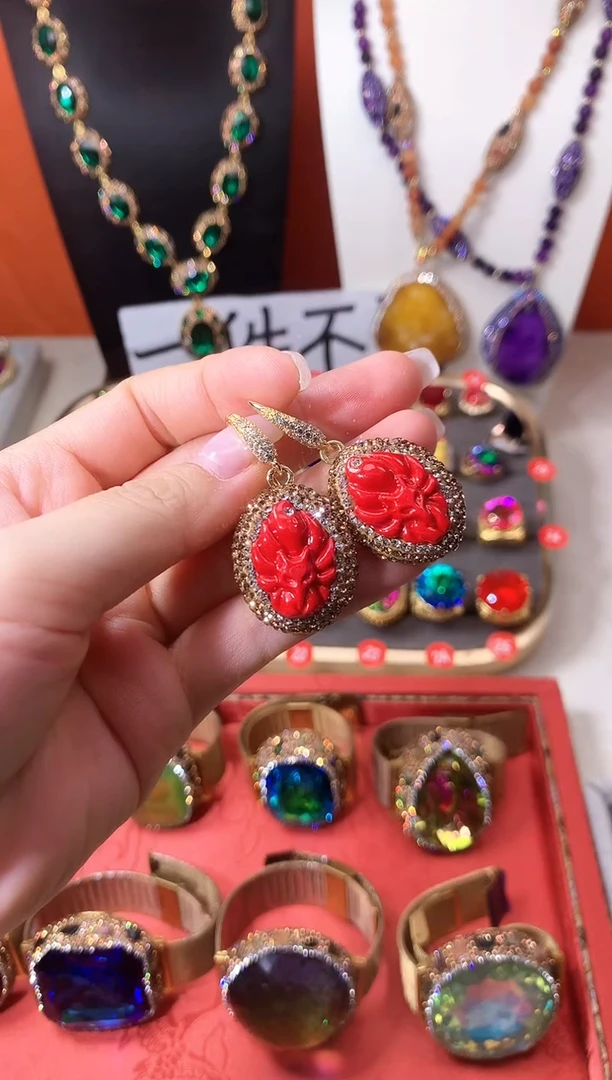 纯铜大理石红色九尾 耳环