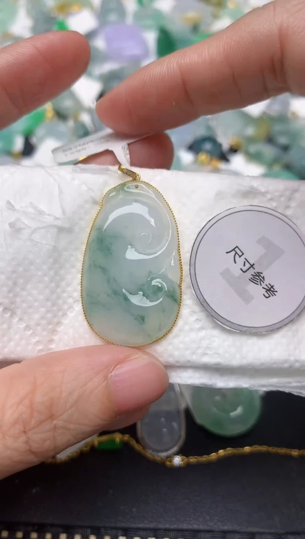 颈饰18K金镶嵌翡翠天然缅甸A货翡翠
