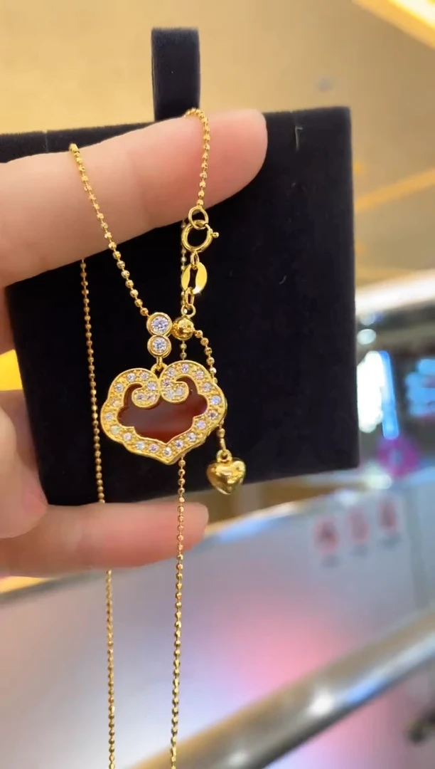 吊坠(不含链)18K金镶嵌合成碳硅石（莫桑石）如意吊坠