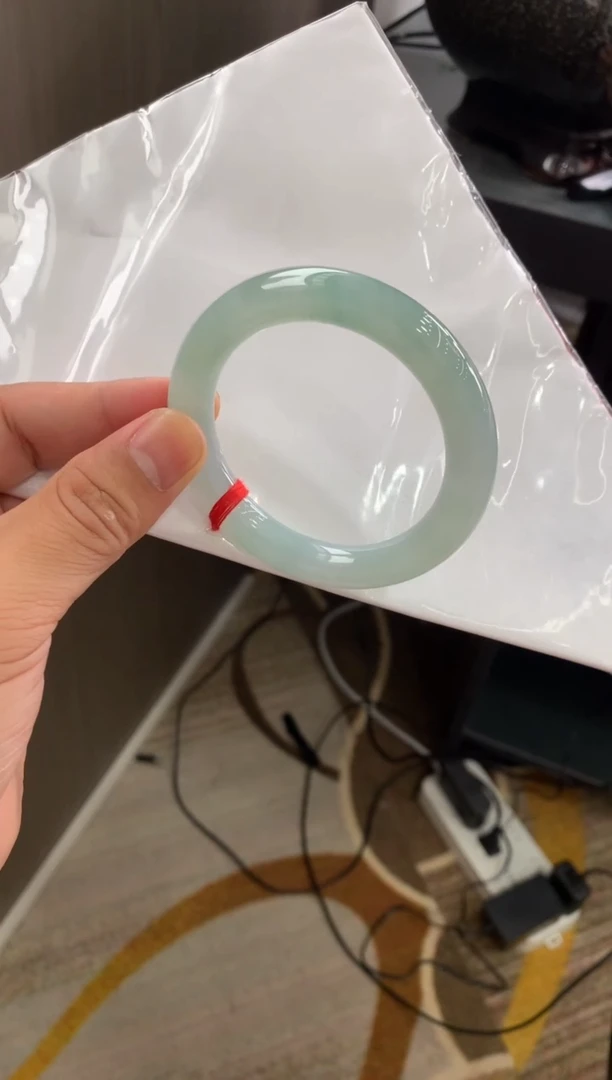 翡翠手镯未镶嵌手镯