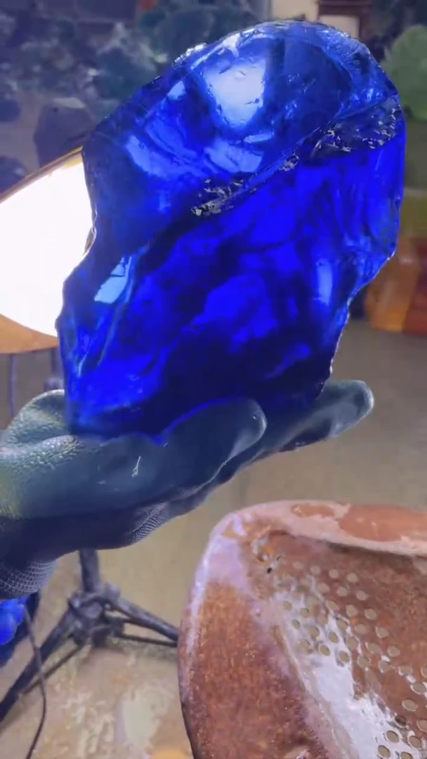 新疆五彩石石头。