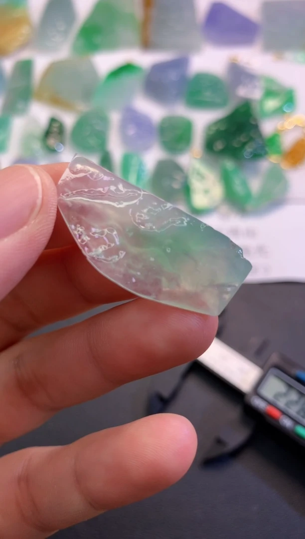 翡翠未镶嵌颈饰