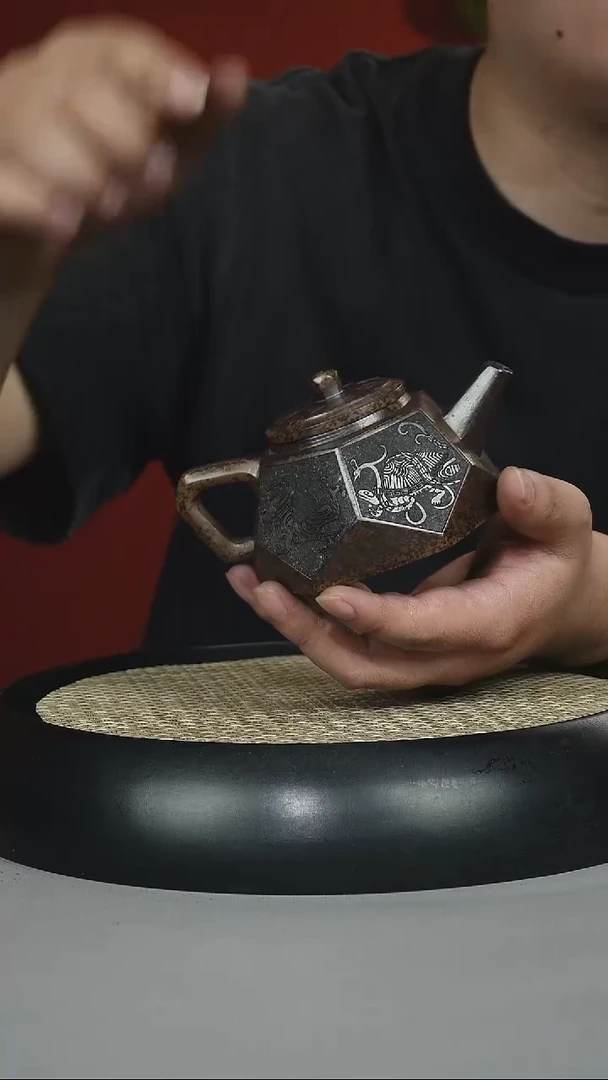 茶壶紫砂古乌泥 钻石 四大神兽