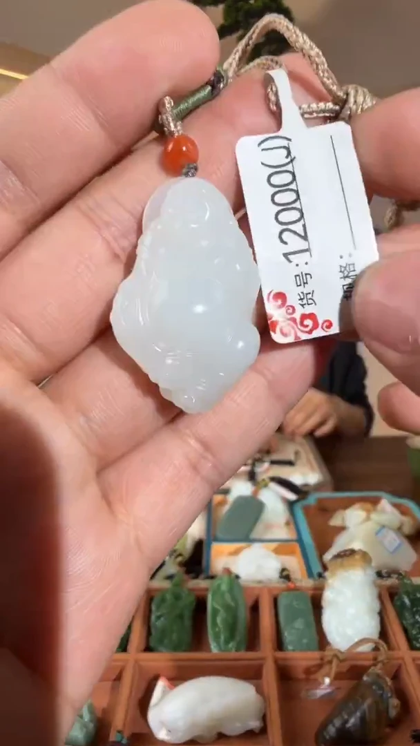 颈饰未镶嵌和田玉J