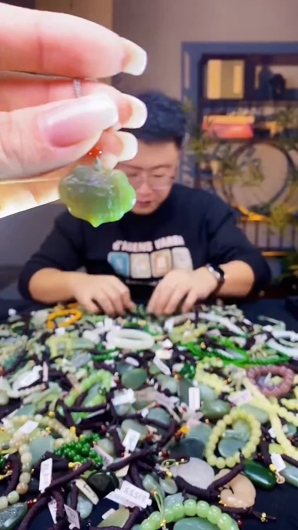 颈饰未镶嵌和田玉多样性发货，拍一发一