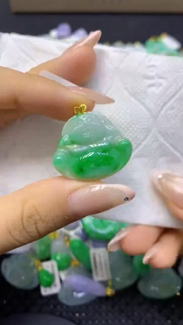 颈饰18K金镶嵌翡翠天然缅甸翡翠A货