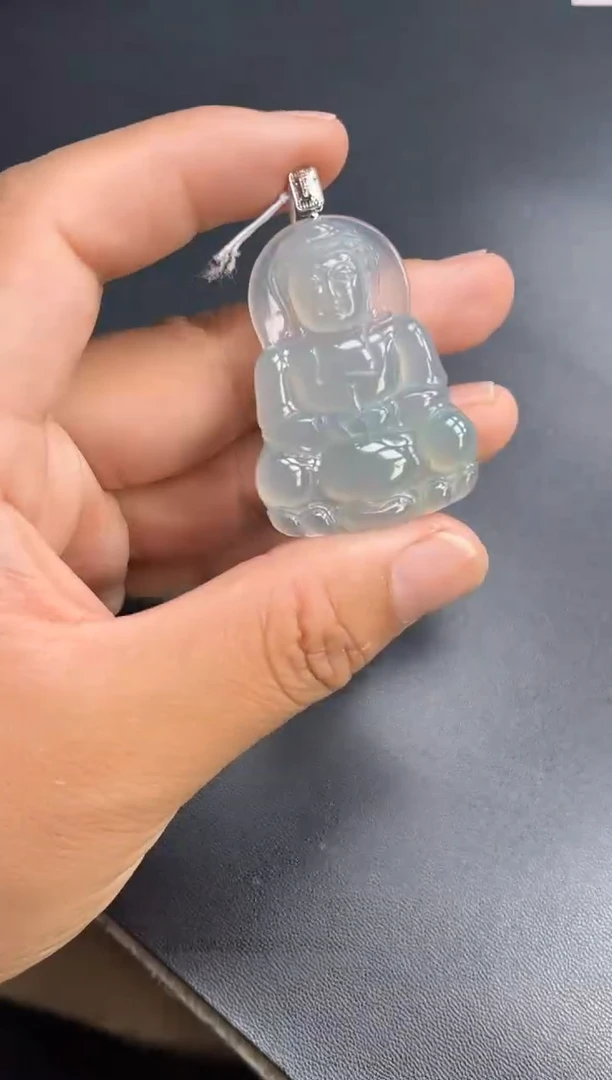翡翠18K金镶嵌吊坠(不含链)多人