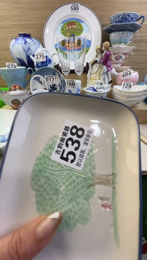 摆件思***?摆件瓷器瓷器瓷器