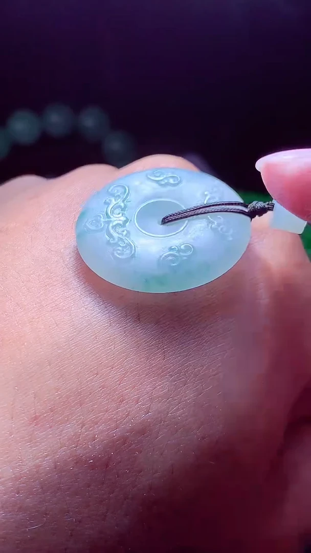 未镶嵌定制翡翠小**?翡翠毛货定制
