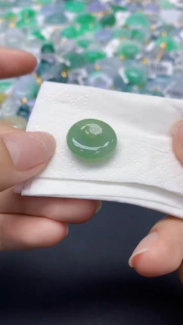 翡翠未镶嵌颈饰天然缅甸a货翡翠