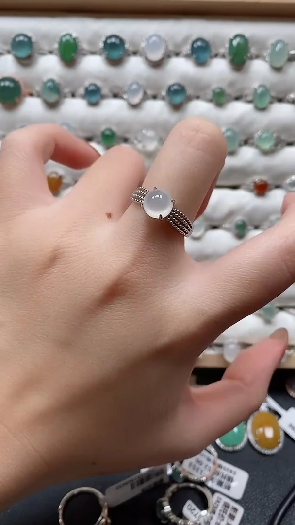 【闪购商品】翡翠戒指银S925镶嵌一物一证一礼盒