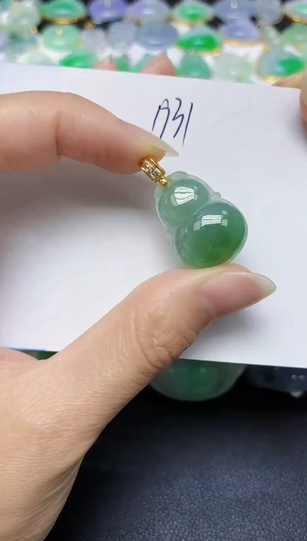 翡翠未镶嵌颈饰天然缅甸翡翠A货