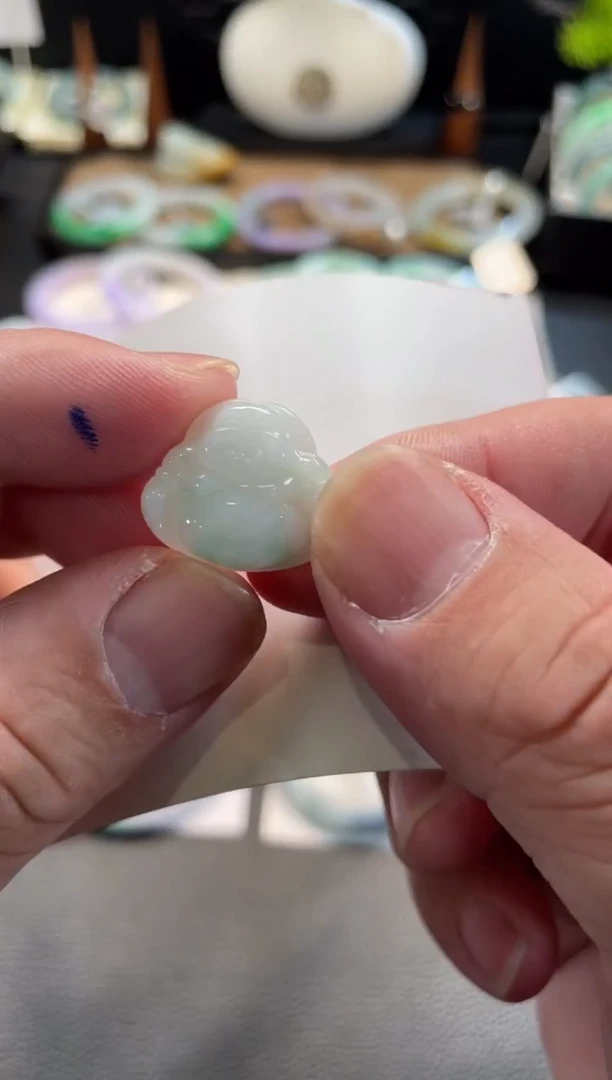 颈饰未镶嵌翡翠36号链接 有纹裂