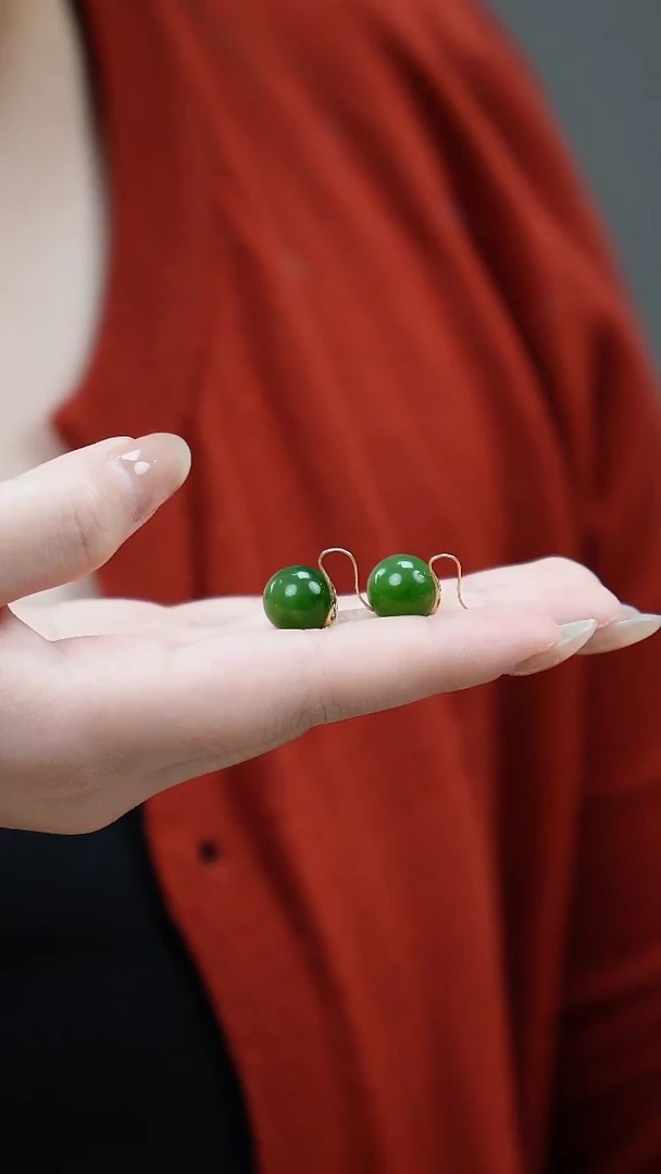 18K金镶嵌和田玉耳饰1