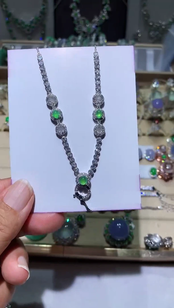 翡翠未镶嵌耳饰项链