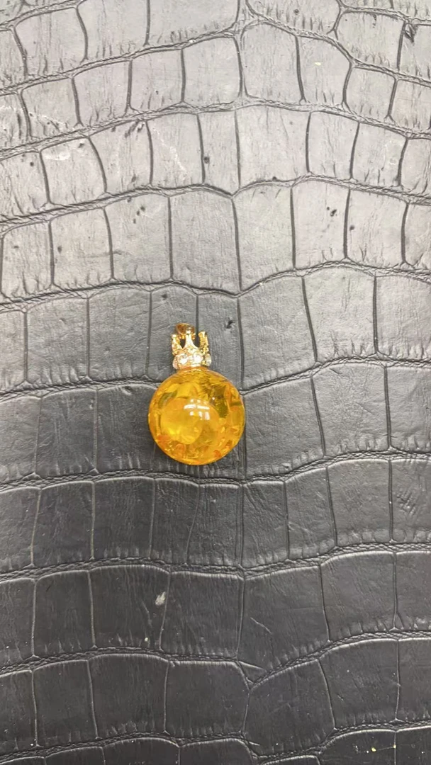 琥珀A607 黄色吊坠 男女同款 时尚百搭