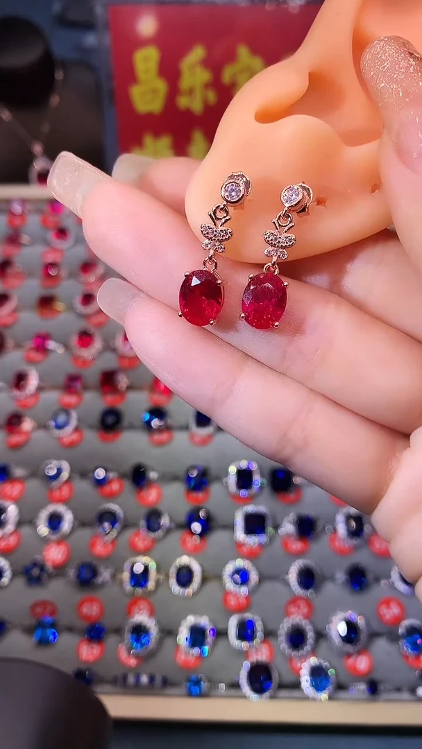 【闪购商品】红宝石耳饰银S925镶嵌111111