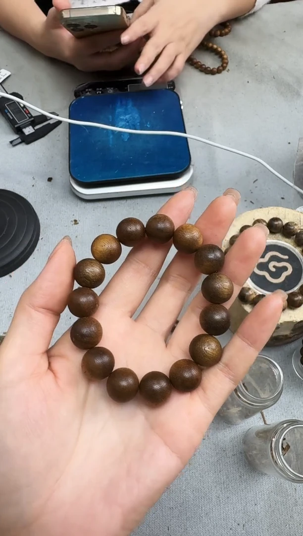 沉香手串1.4黄油格圆珠单圈多样性发一