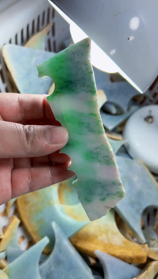 颈饰未镶嵌翡翠阳****锅纯天然缅甸A货翡翠