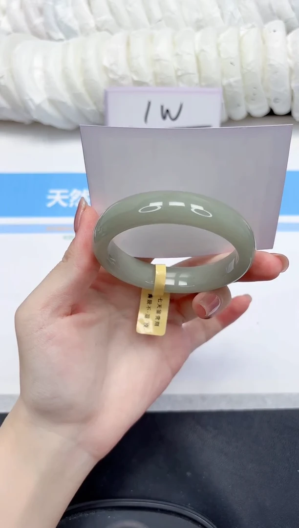 未镶嵌手镯石英质玉70-56-仪式感