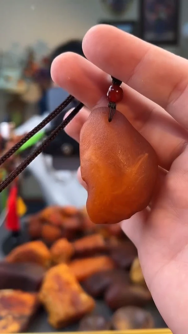 琥珀颈饰未镶嵌吊坠