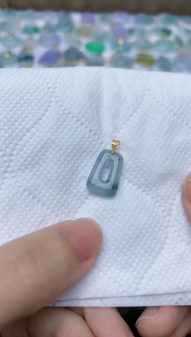 翡翠18K金镶嵌颈饰天然翡翠A货