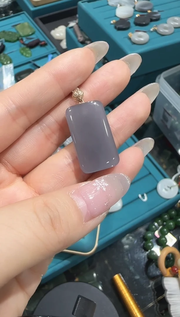 【闪购商品】和田玉吊坠/多样性发18K金镶嵌R179