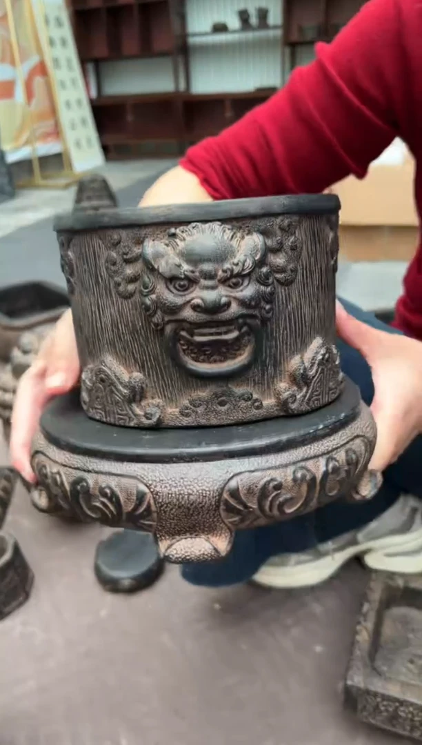 陶土兽头纹鼎+素面万寿藤底座（小号）